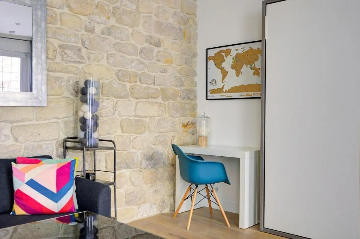 L'Authentique Coeur De Paris Apartment